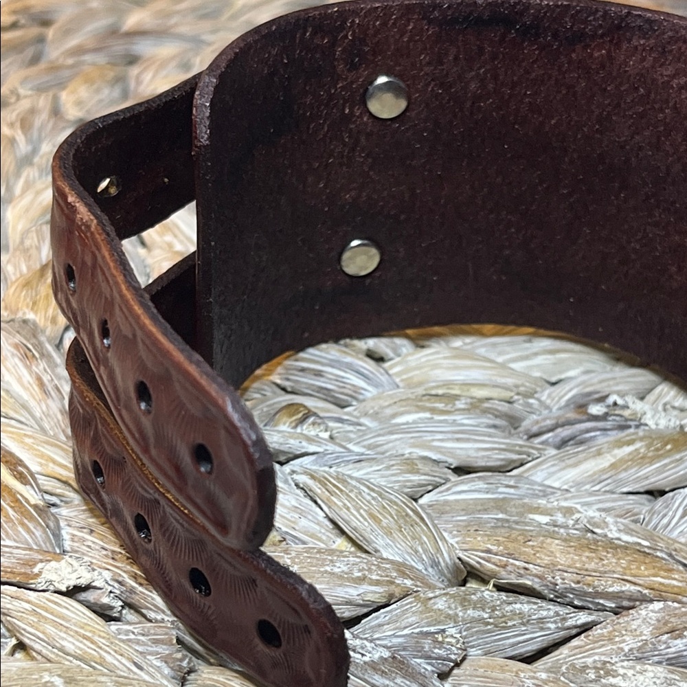 Brown‎ Embossed Leather Double Buckle Bracelet - Picture 4 of 7